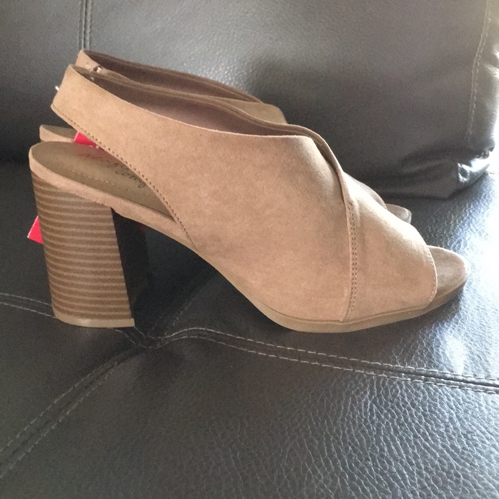 Peep toe heels